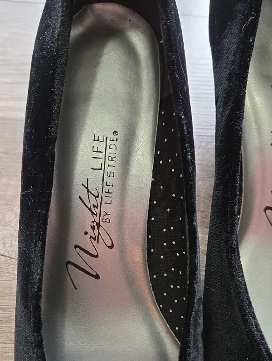 Classic Black Velvet Pointed-Toe Heels - Picture 2 of 6